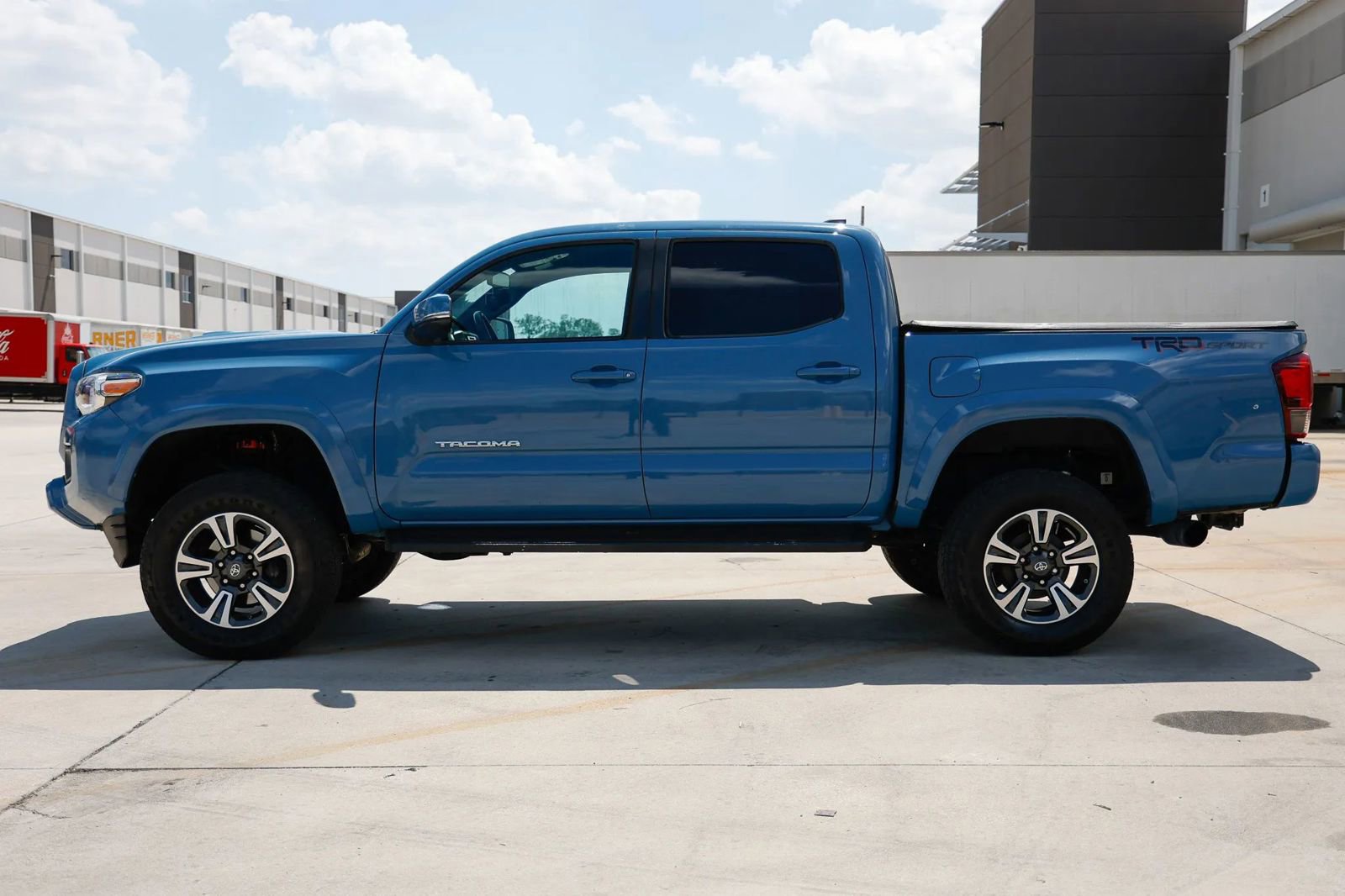 Used 2019 Toyota Tacoma TRD Sport RWD image 3