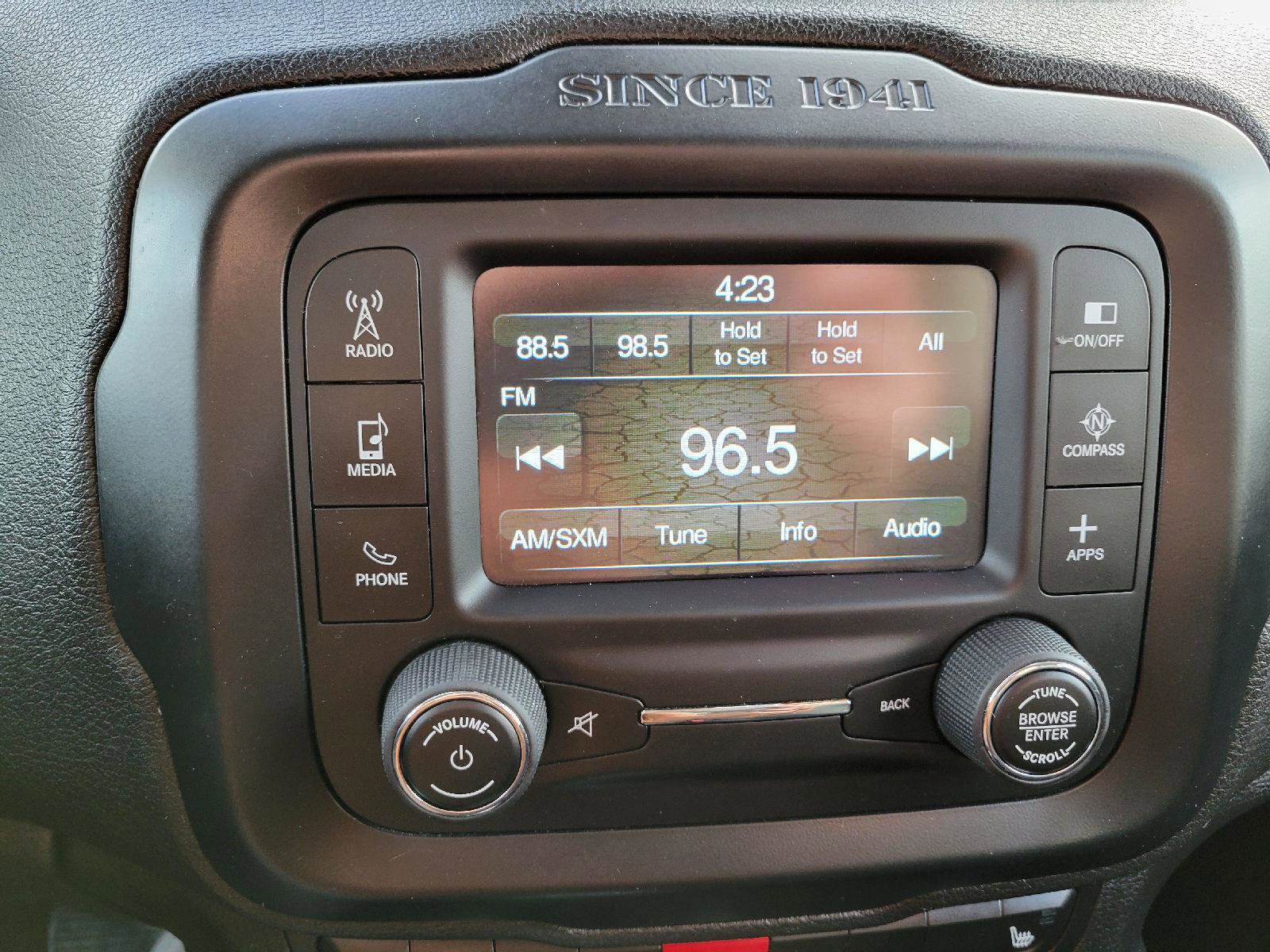 Used 2017 Jeep Renegade Altitude image 18