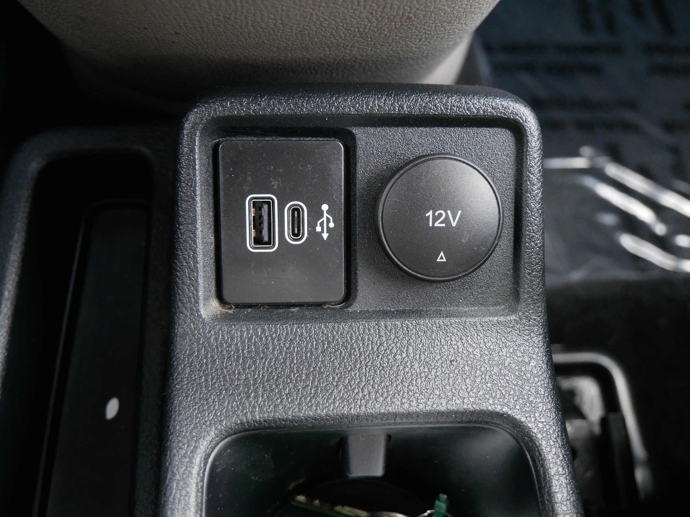 Used 2023 Ford Transit Connect Titanium w/ Trailer Tow Package image 30