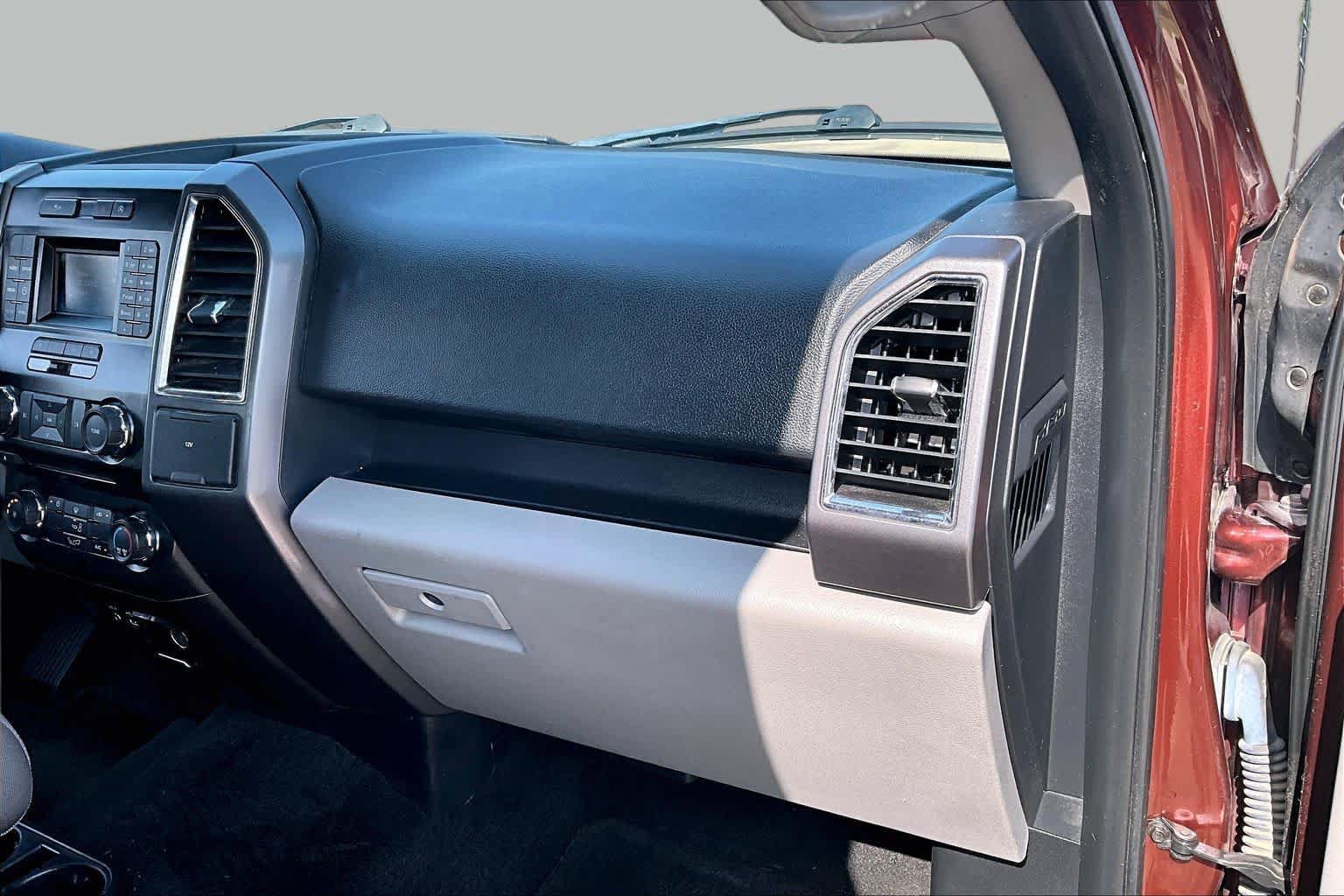 Used 2015 Ford F150 XLT AWD/4WD image 18