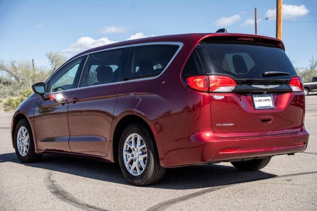 Used 2023 Chrysler Voyager LX FWD image 7