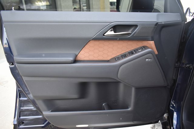 Used 2025 Lexus GX 550 image 14