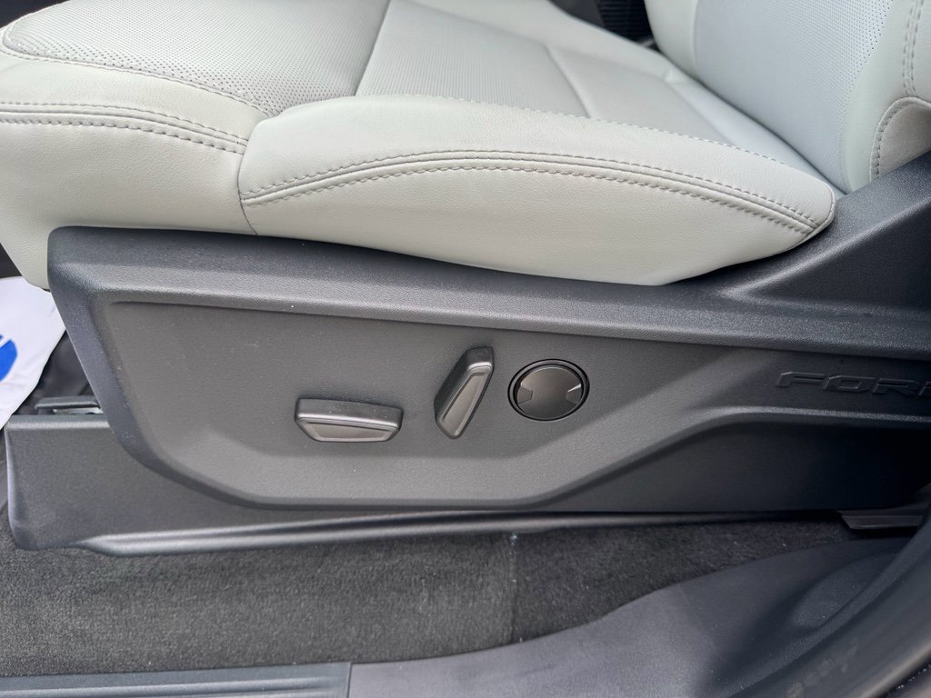 New 2026 Ford Expedition Platinum w/ Driver's Package AWD/4WD image 30