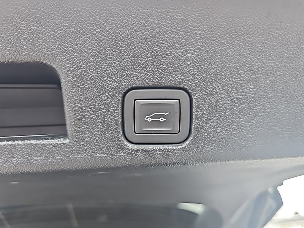 Certified 2025 Buick Enclave Sport Touring image 8