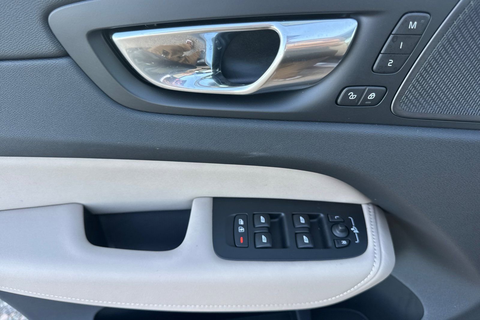 New 2026 Volvo XC60 B5 Plus w/ Climate Package image 14