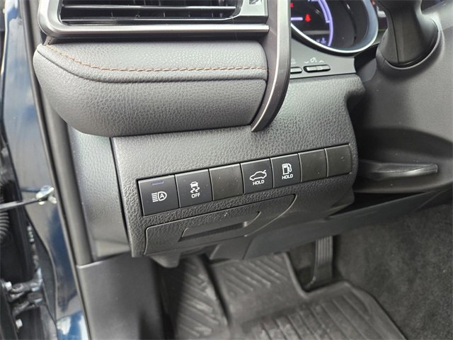 Used 2020 Toyota Camry XLE image 19