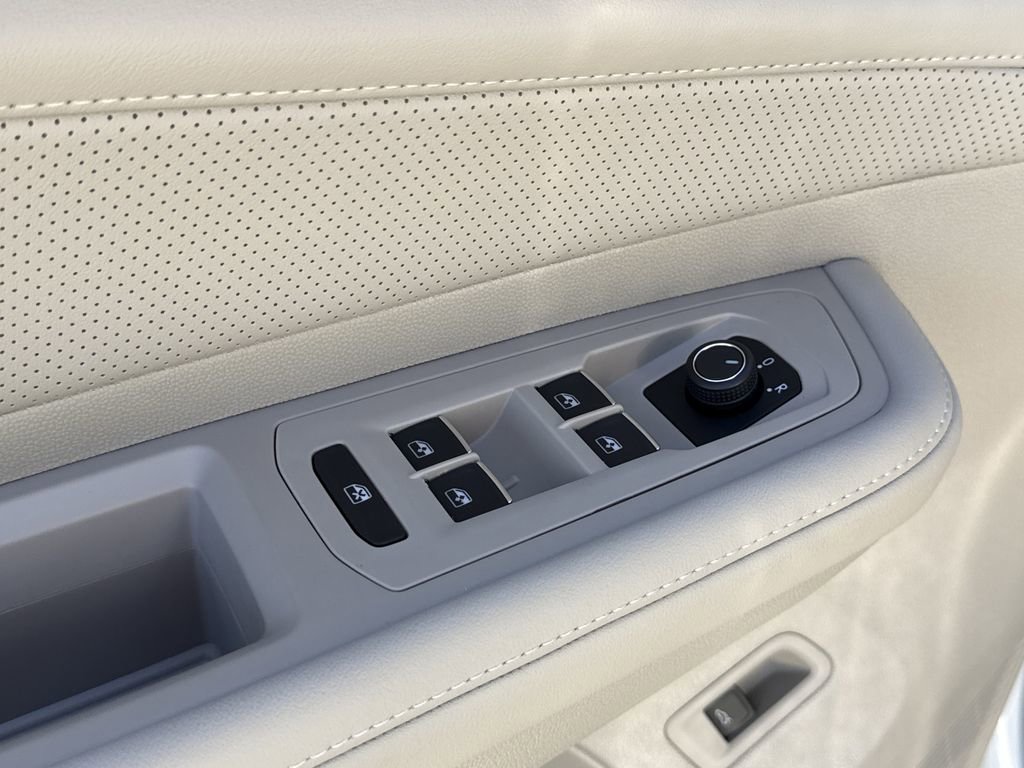 New 2026 Volkswagen Atlas SE image 28