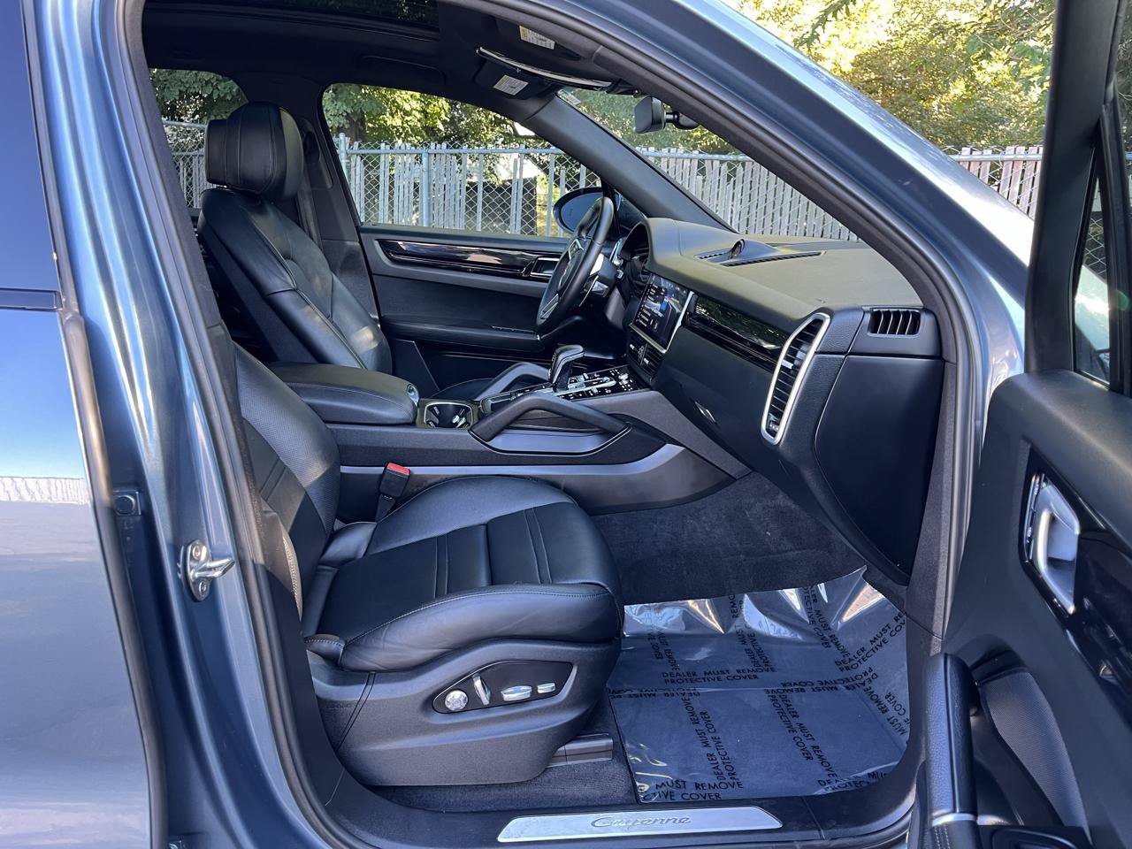 Used 2020 Porsche Cayenne AWD/4WD image 25