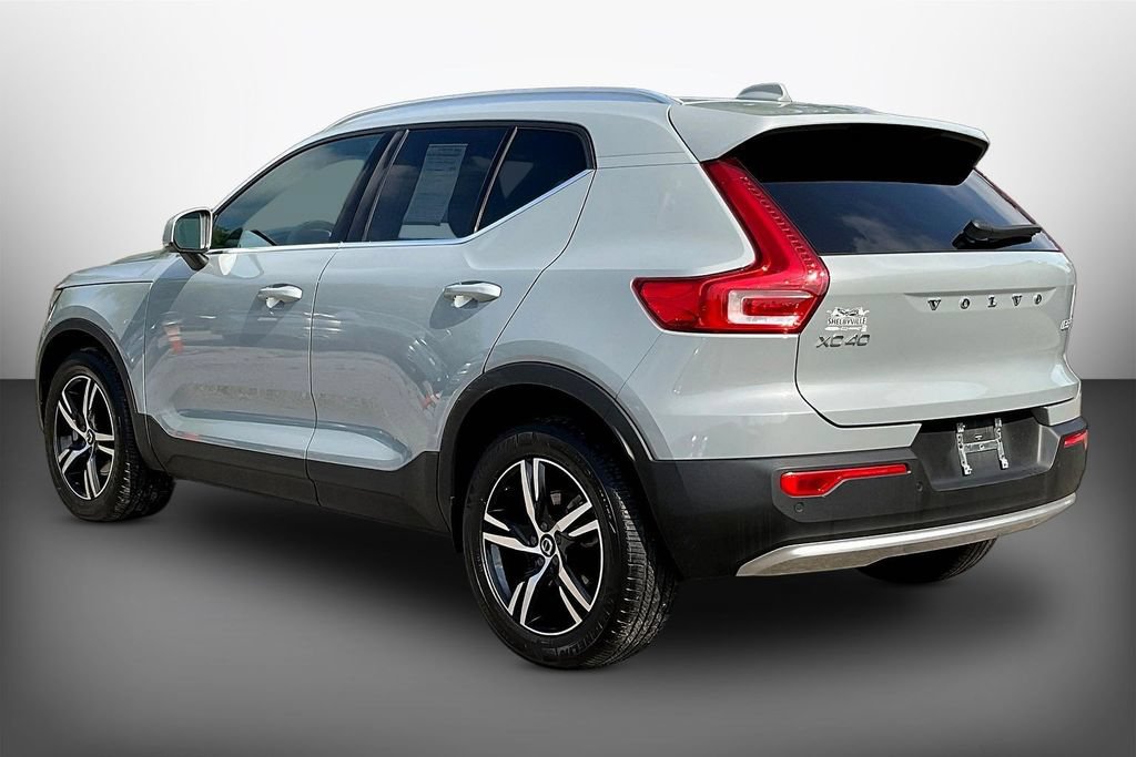 Used 2024 Volvo XC40 B5 Core AWD/4WD image 4