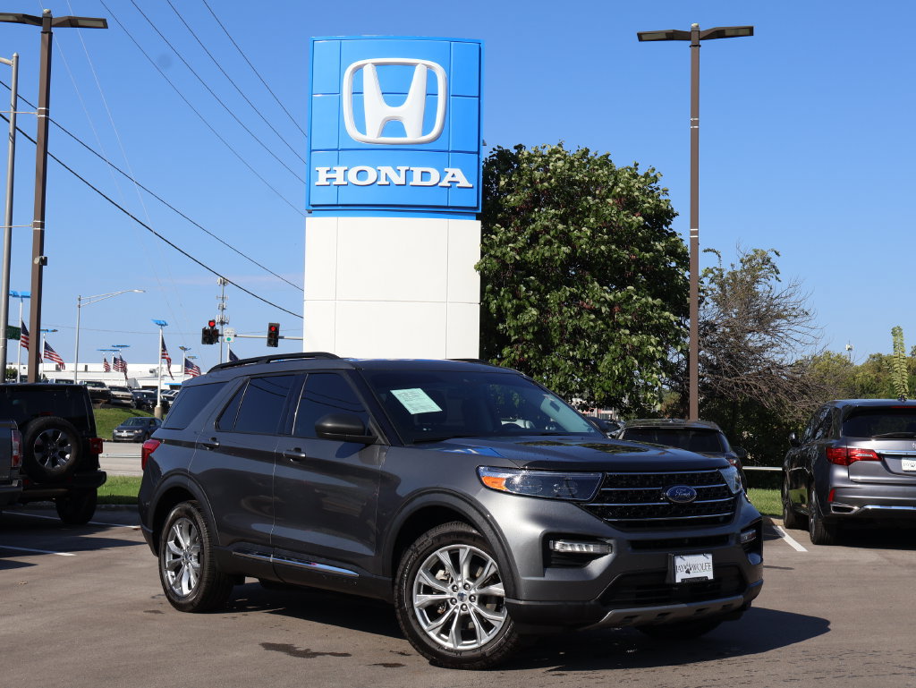 Used 2021 Ford Explorer XLT w/ Equipment Group 202A AWD/4WD image 1