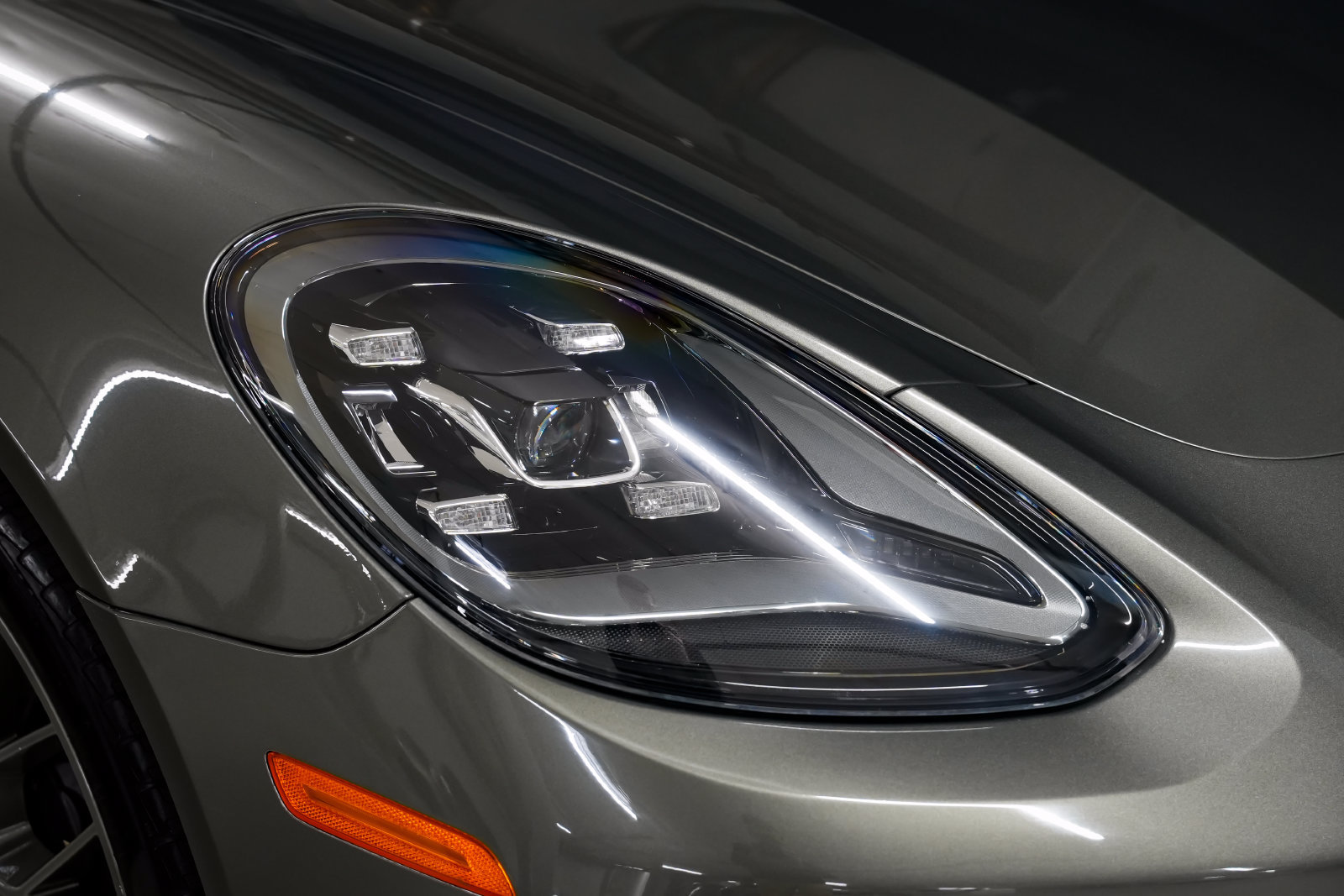 Used 2023 Porsche Panamera Platinum Edition RWD image 43