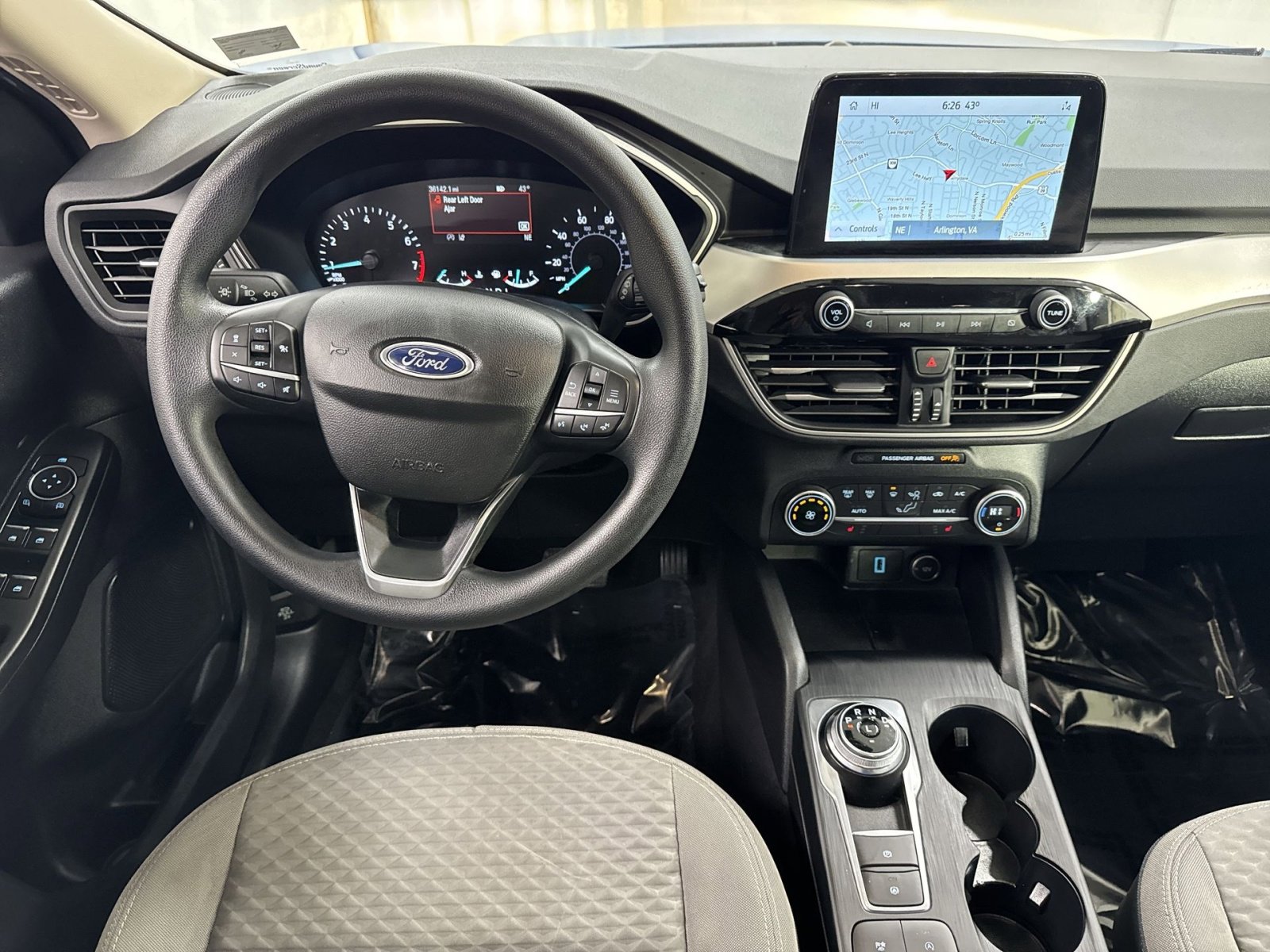 Used 2020 Ford Escape SE image 25