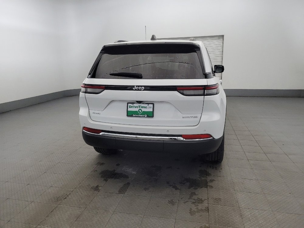 Used 2023 Jeep Grand Cherokee Limited image 7