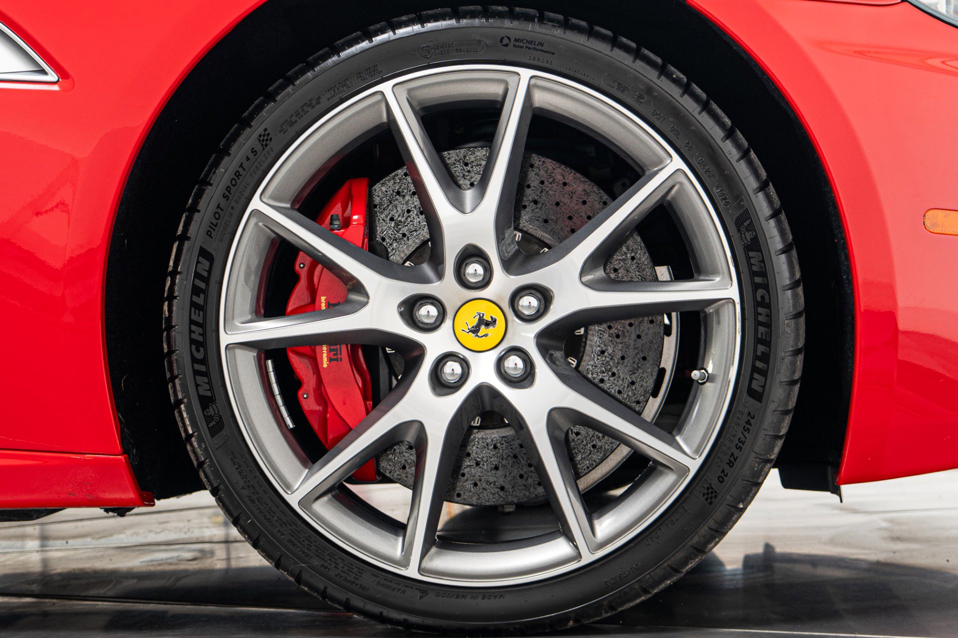 Used 2013 Ferrari California RWD image 42