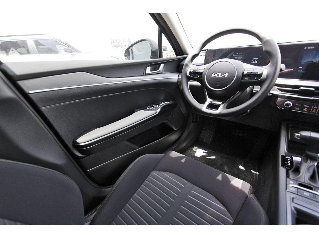 New 2026 Kia K5 LXS FWD image 9