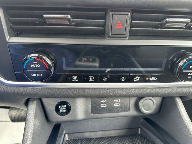 Used 2024 Nissan Rogue SV AWD/4WD image 32