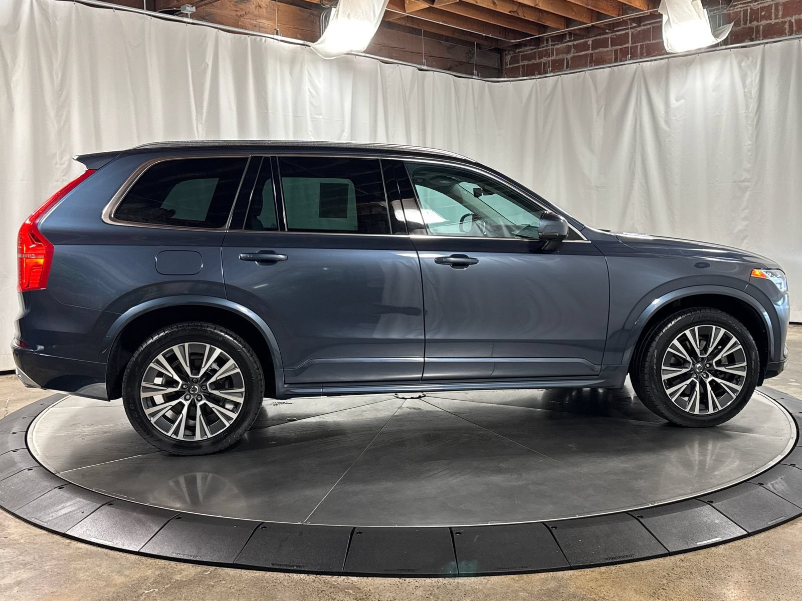 Used 2021 Volvo XC90 T5 Momentum w/ Advanced Package FWD image 6