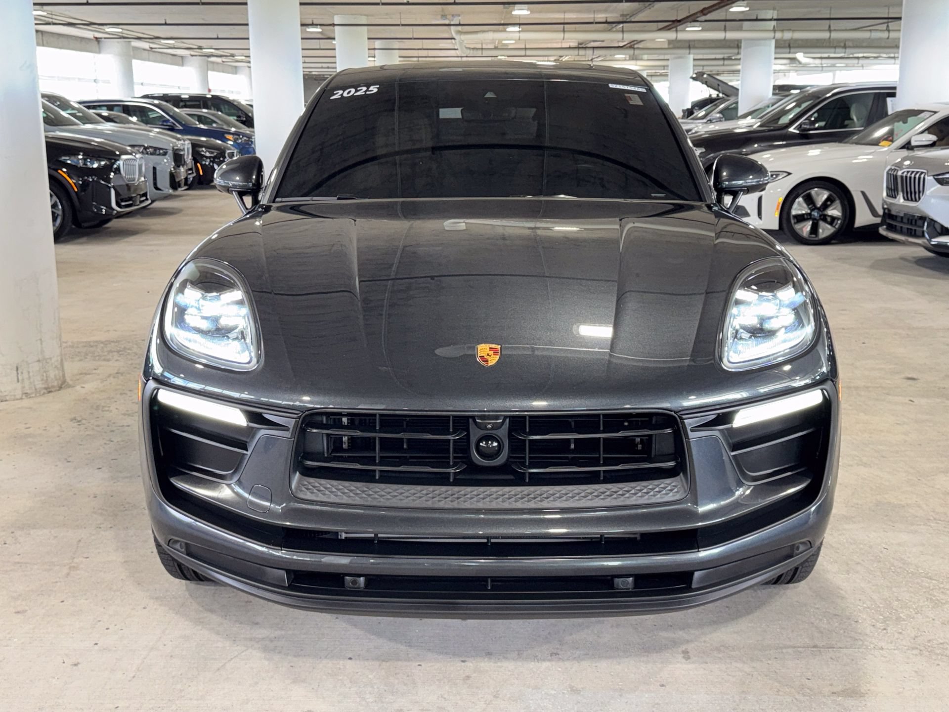 Used 2025 Porsche Macan Turbo AWD/4WD image 3
