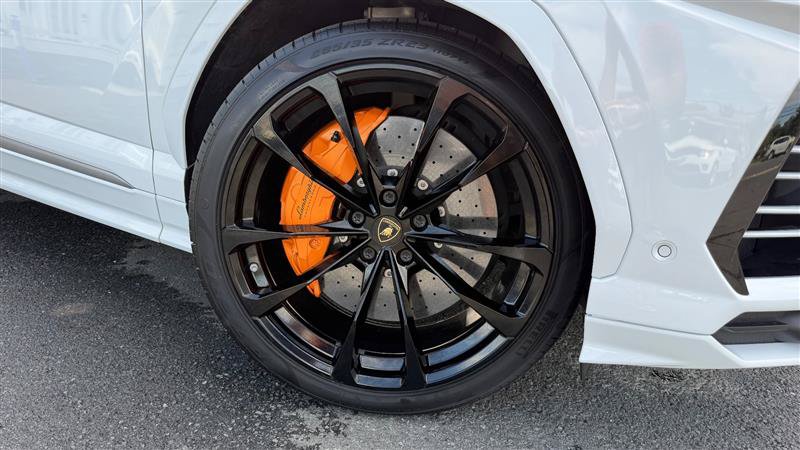 Used 2020 Lamborghini Urus AWD/4WD image 13
