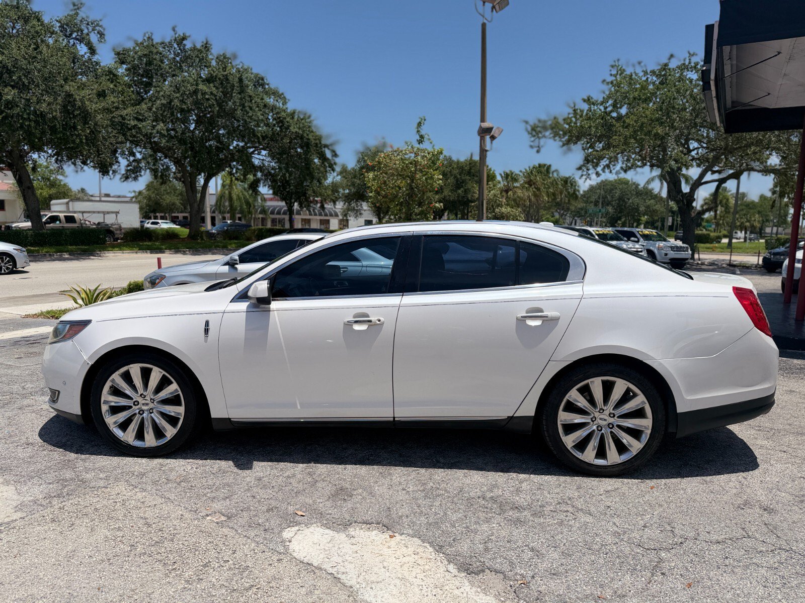 Used 2013 Lincoln MKS AWD image 2