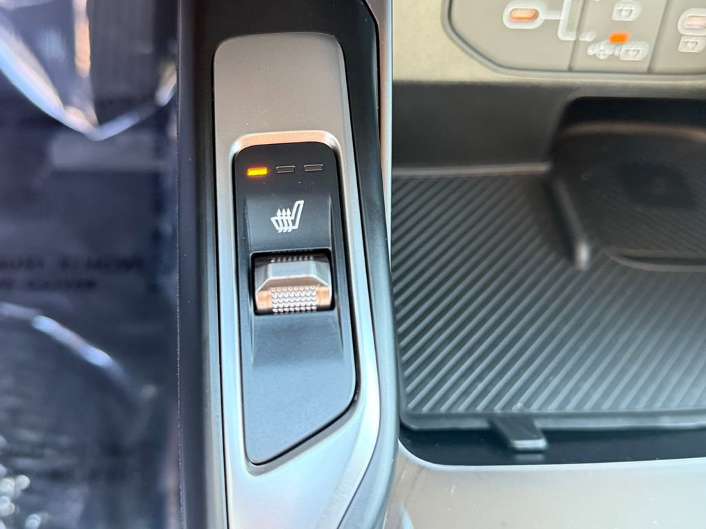 Certified 2025 Kia Sorento S image 23