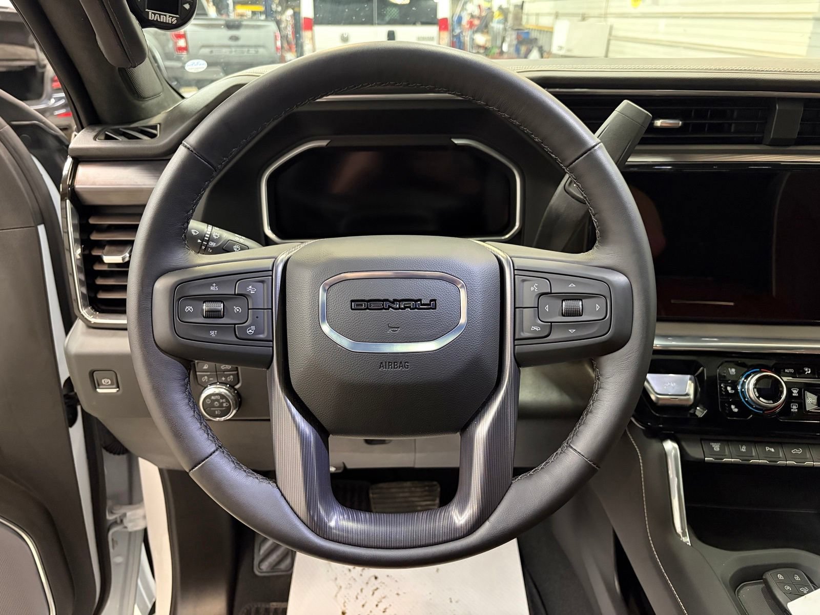Used 2026 GMC Sierra 3500 Denali Ultimate AWD/4WD image 14