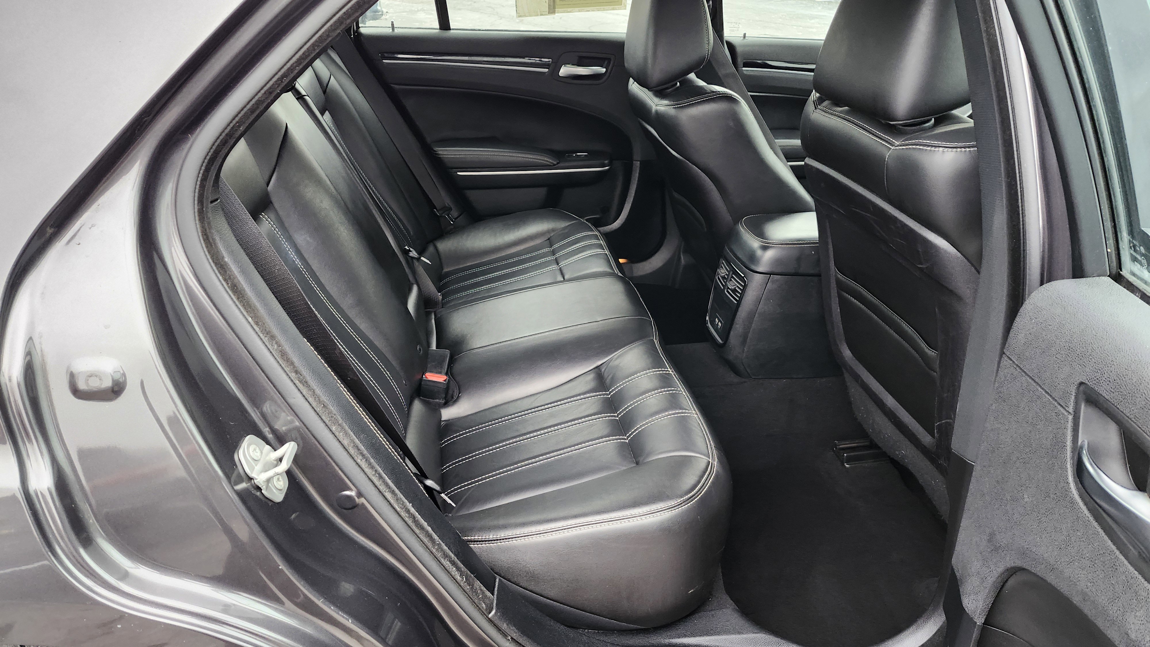 Used 2020 Chrysler 300 S image 20