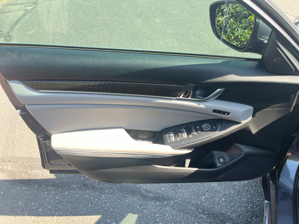 Used 2018 Honda Accord EX-L image 18