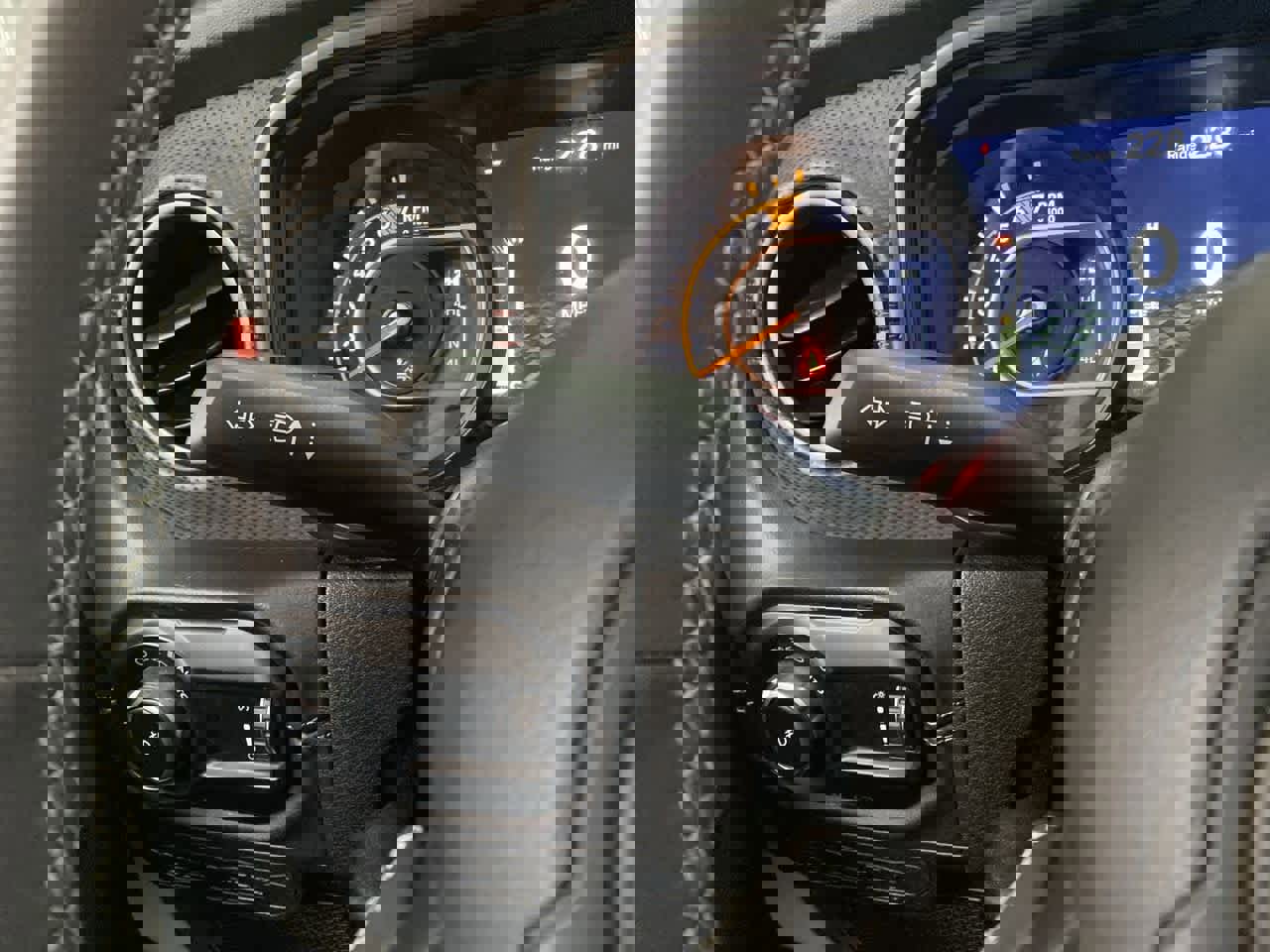 Used 2025 Jeep Wrangler Unlimited Rubicon image 24