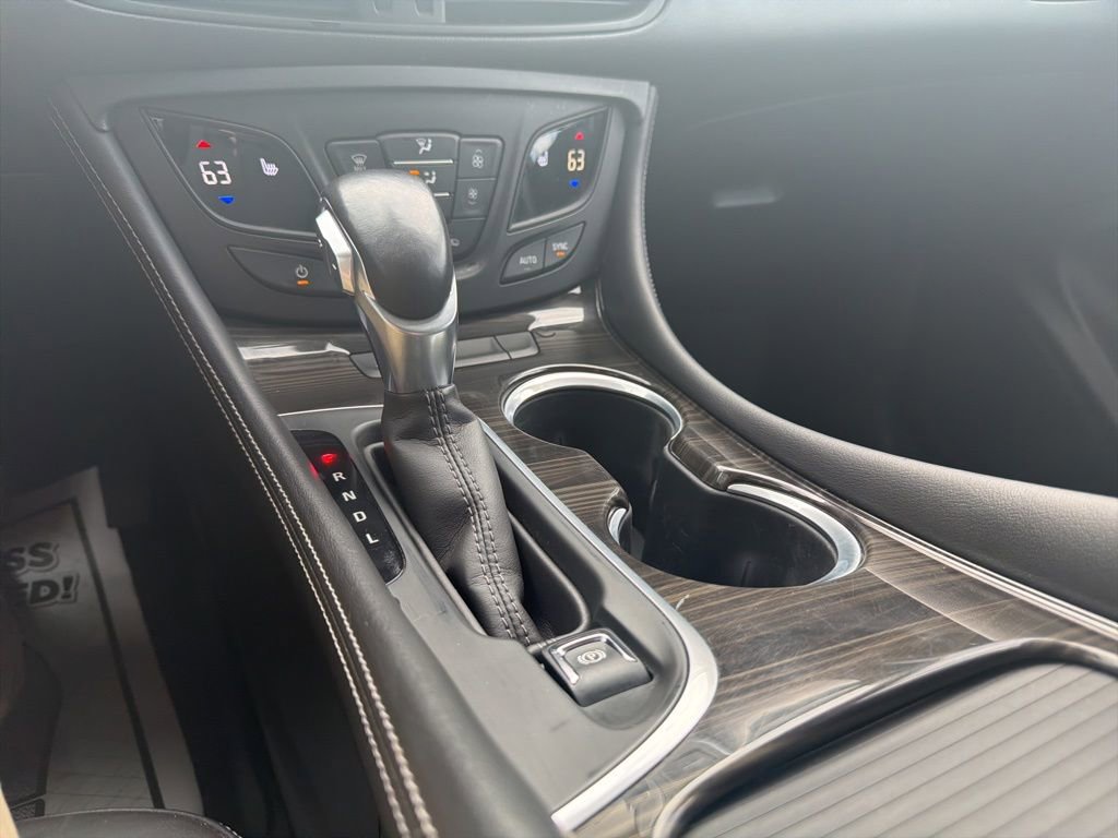 Used 2020 Buick Envision Essence AWD/4WD image 24