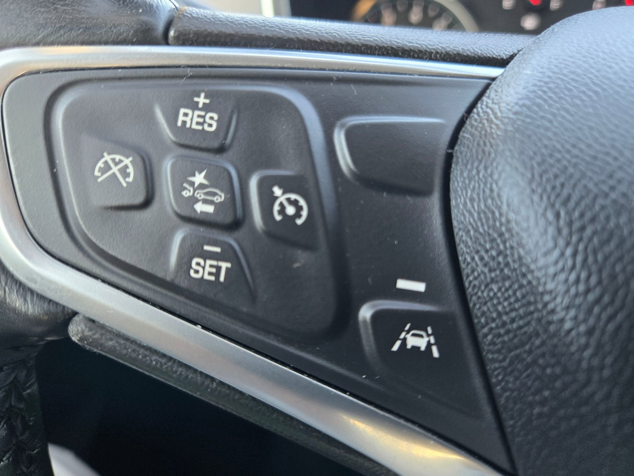 Used 2022 Chevrolet Equinox LT w/ Driver Convenience Package image 25