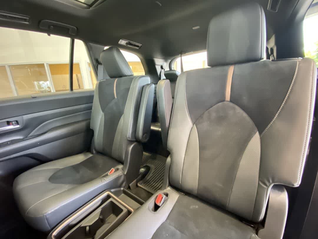 Used 2025 Toyota Grand Highlander AWD Hybrid image 25