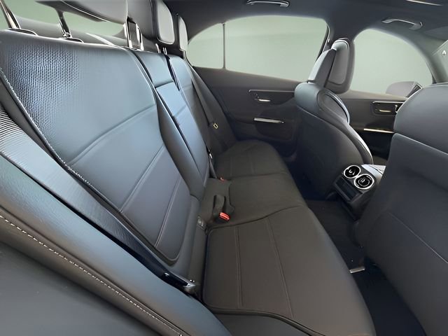 Used 2025 Mercedes-Benz C 300 Sedan image 32