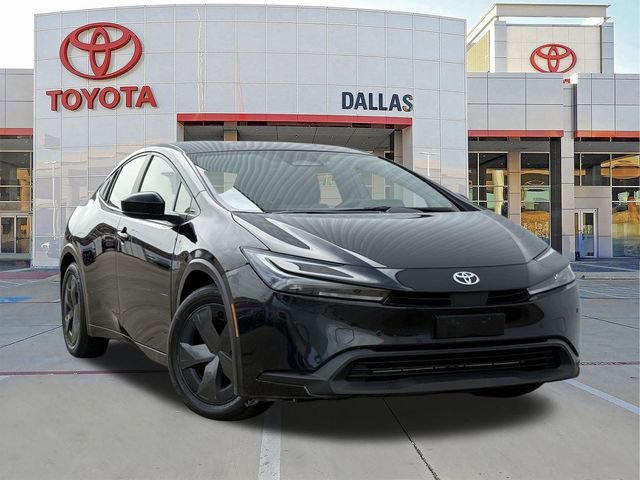 Used 2023 Toyota Prius LE image 1