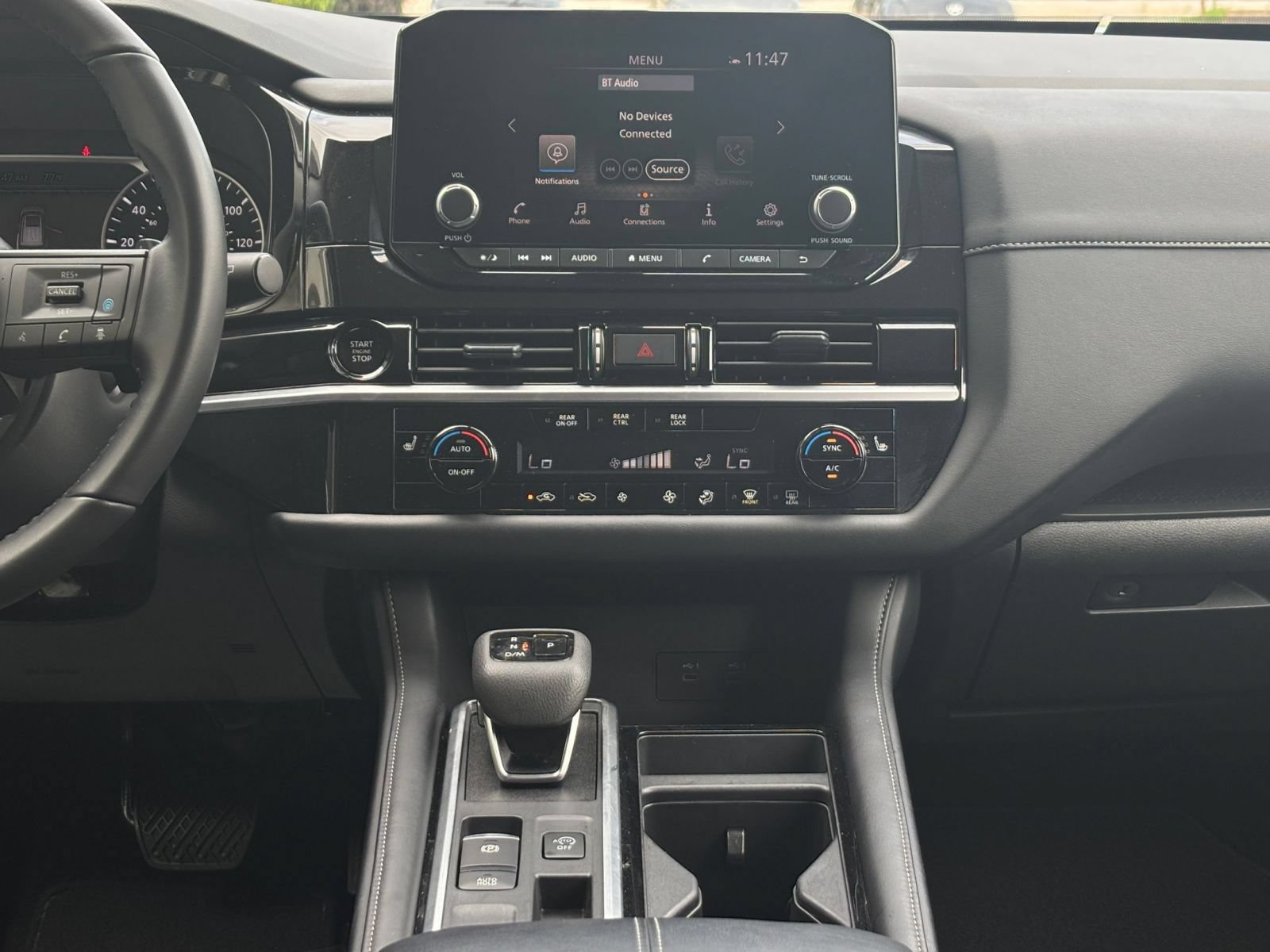 Used 2025 Nissan Pathfinder SV FWD image 17