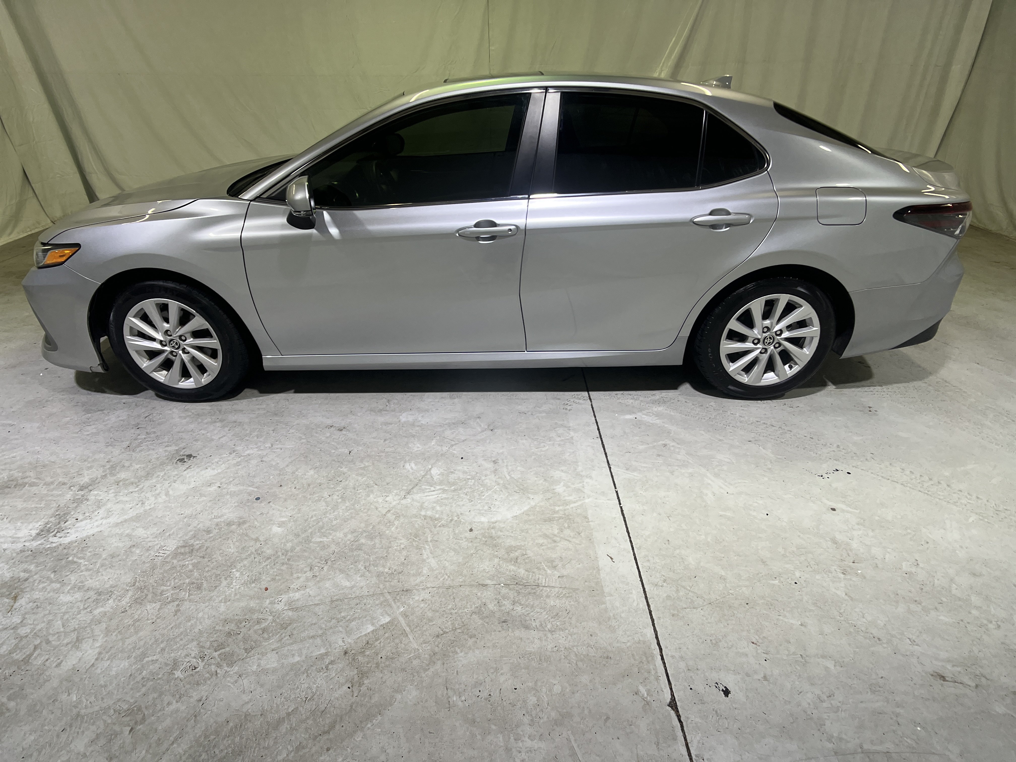 Used 2024 Toyota Camry LE w/ Convenience Package FWD image 7