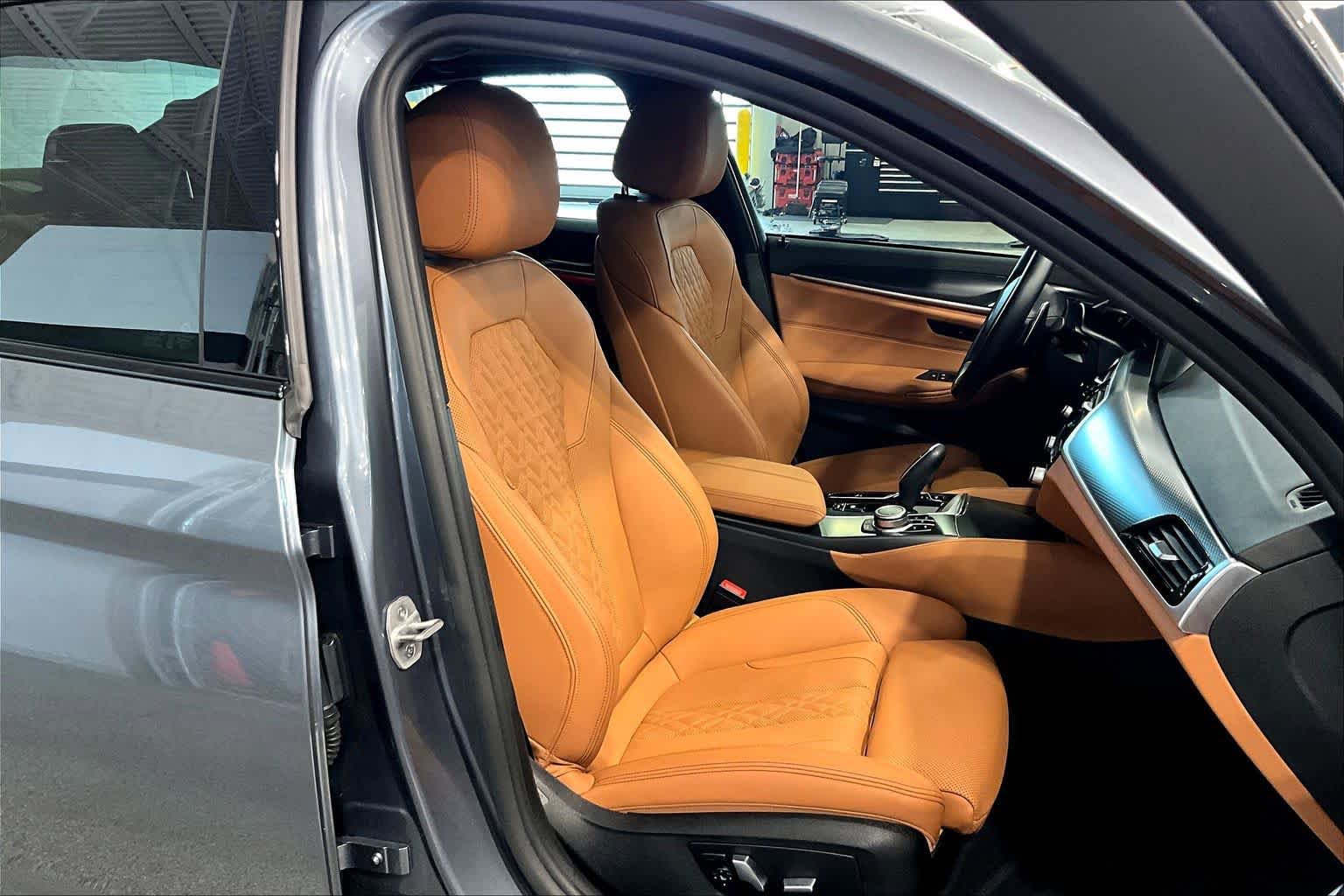 Used 2022 BMW 530i w/ M Sport Package RWD image 9