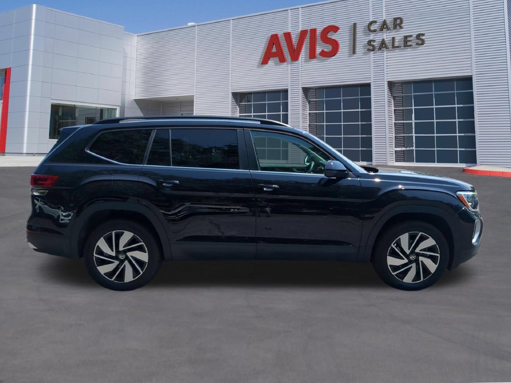 Used 2025 Volkswagen Atlas SE FWD image 3