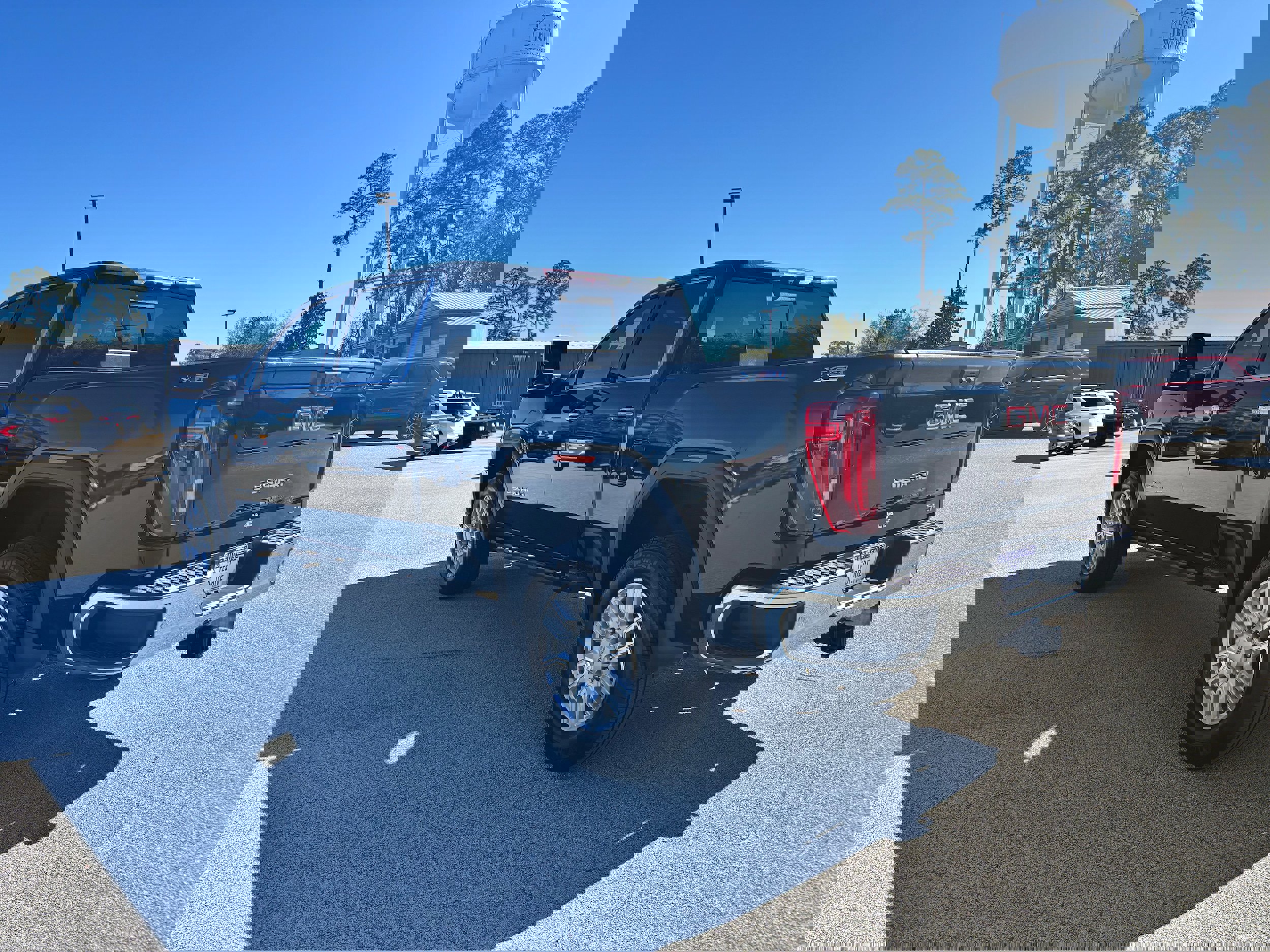 Used 2022 GMC Sierra 2500 SLT w/ SLT Premium Package image 7