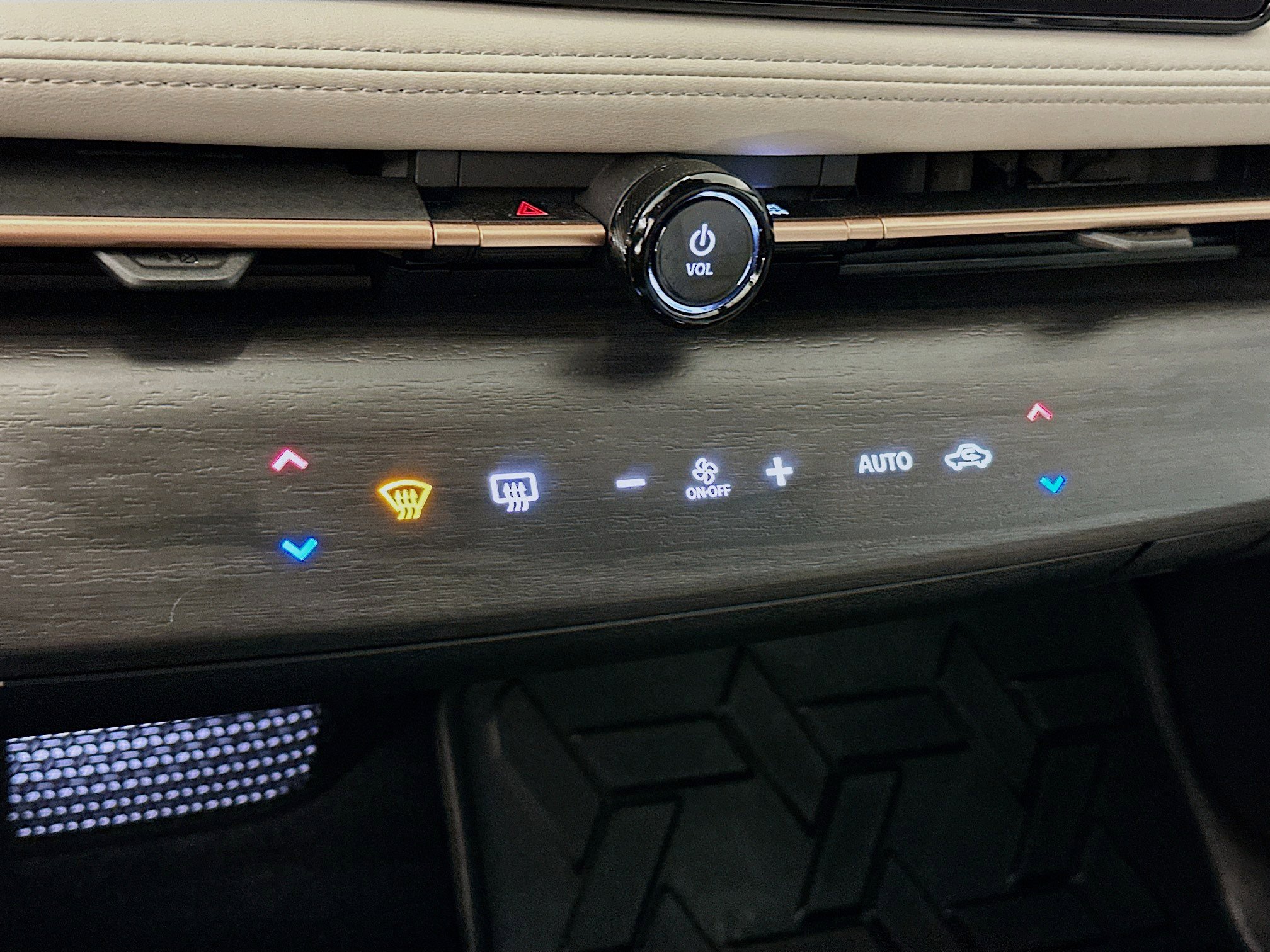 Used 2023 Nissan Ariya AWD image 24