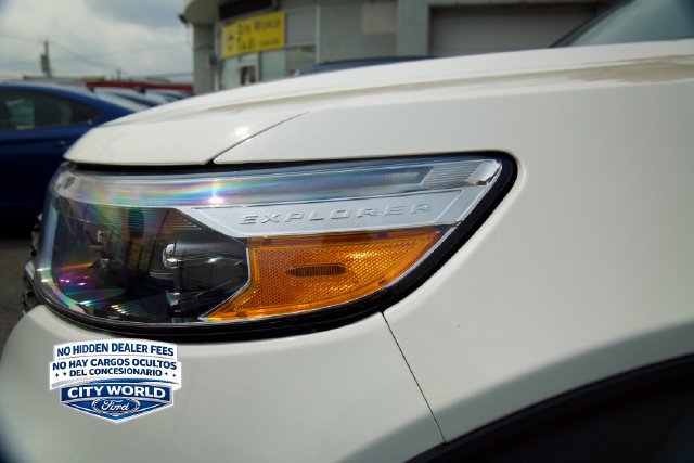 Certified 2022 Ford Explorer XLT w/ Equipment Group 202A AWD/4WD image 7