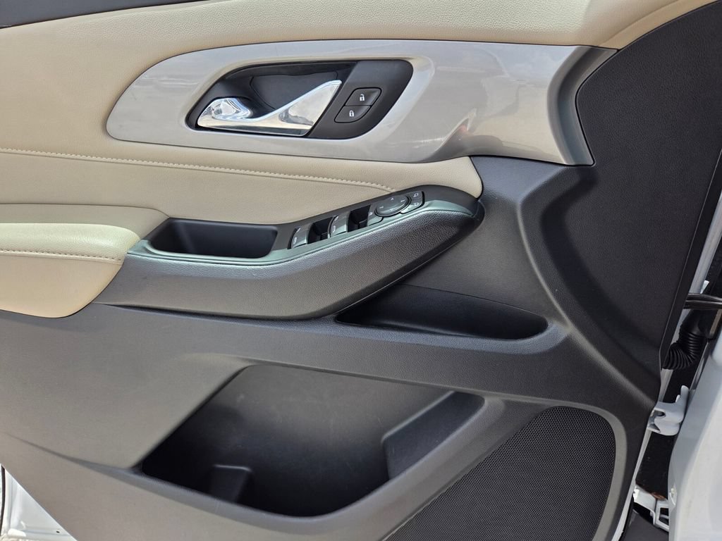 Certified 2023 Chevrolet Traverse LS FWD image 21