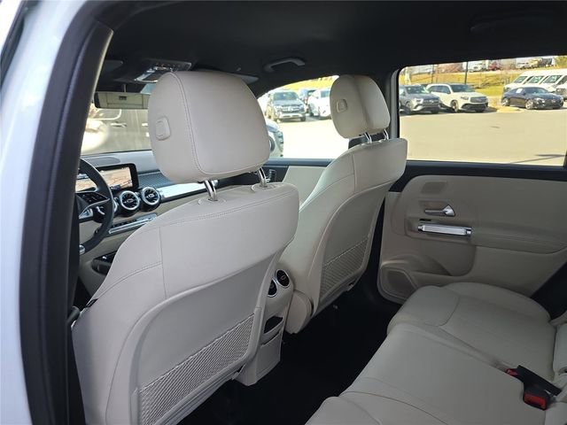 Used 2025 Mercedes-Benz GLB 250 4MATIC image 19