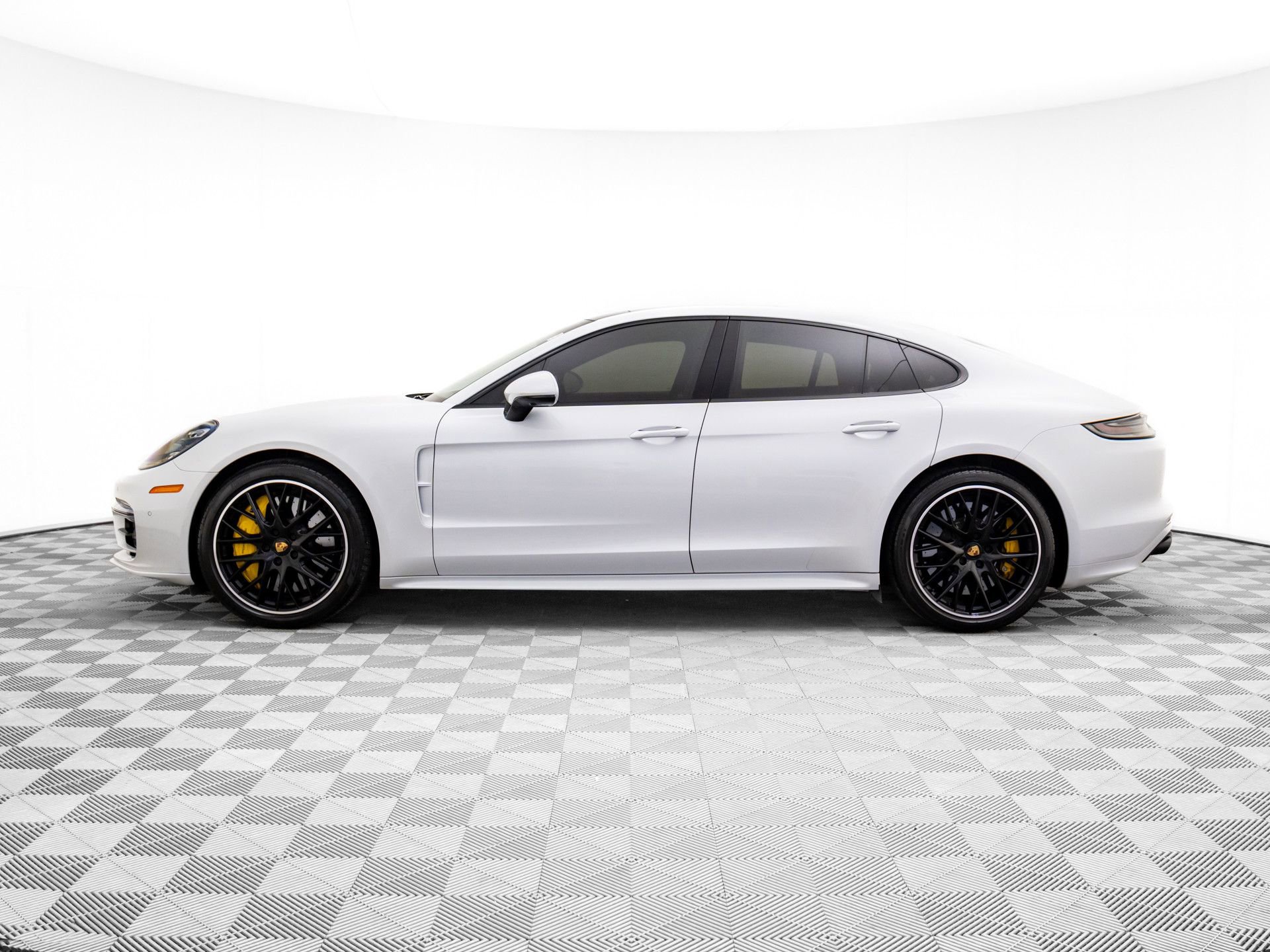 Certified 2023 Porsche Panamera Turbo S image 2