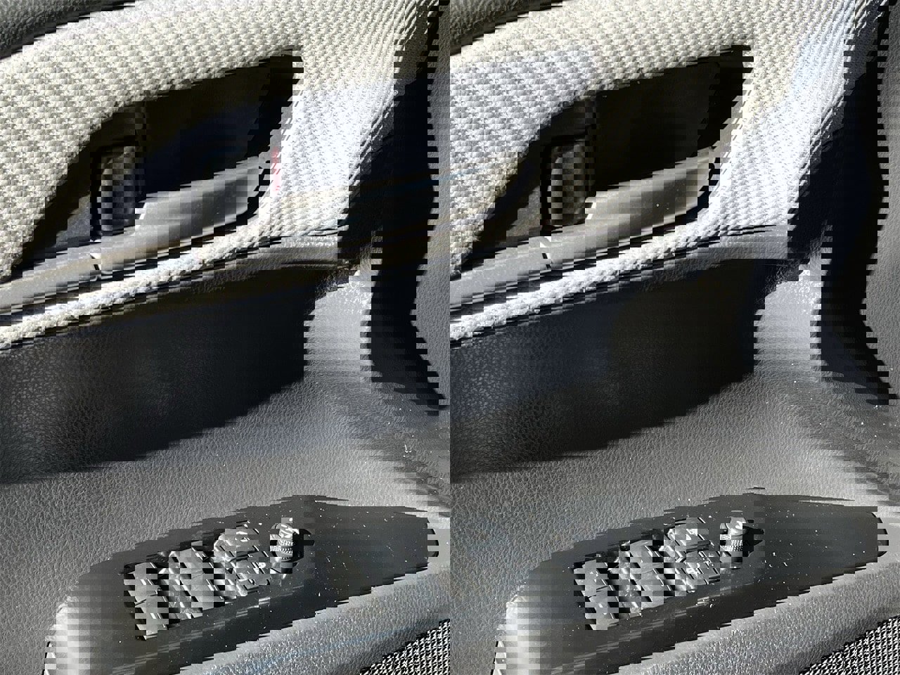 Used 2025 Toyota Camry SE image 21