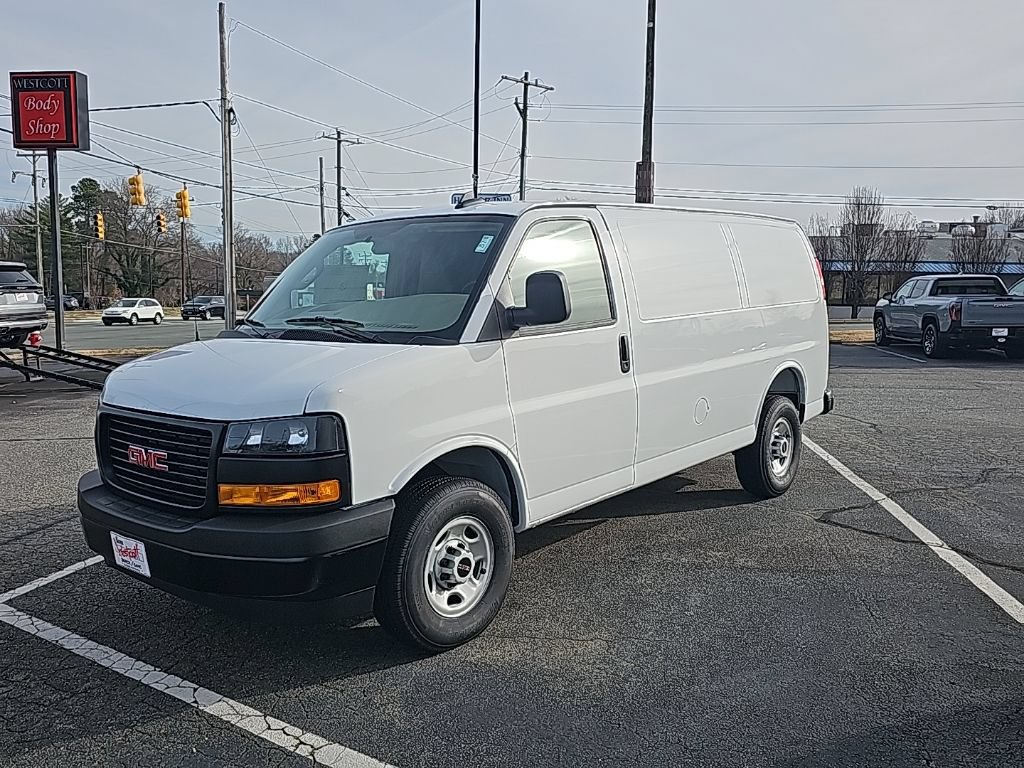 New 2025 GMC Savana 3500 w/ Driver Convenience Package RWD image 4