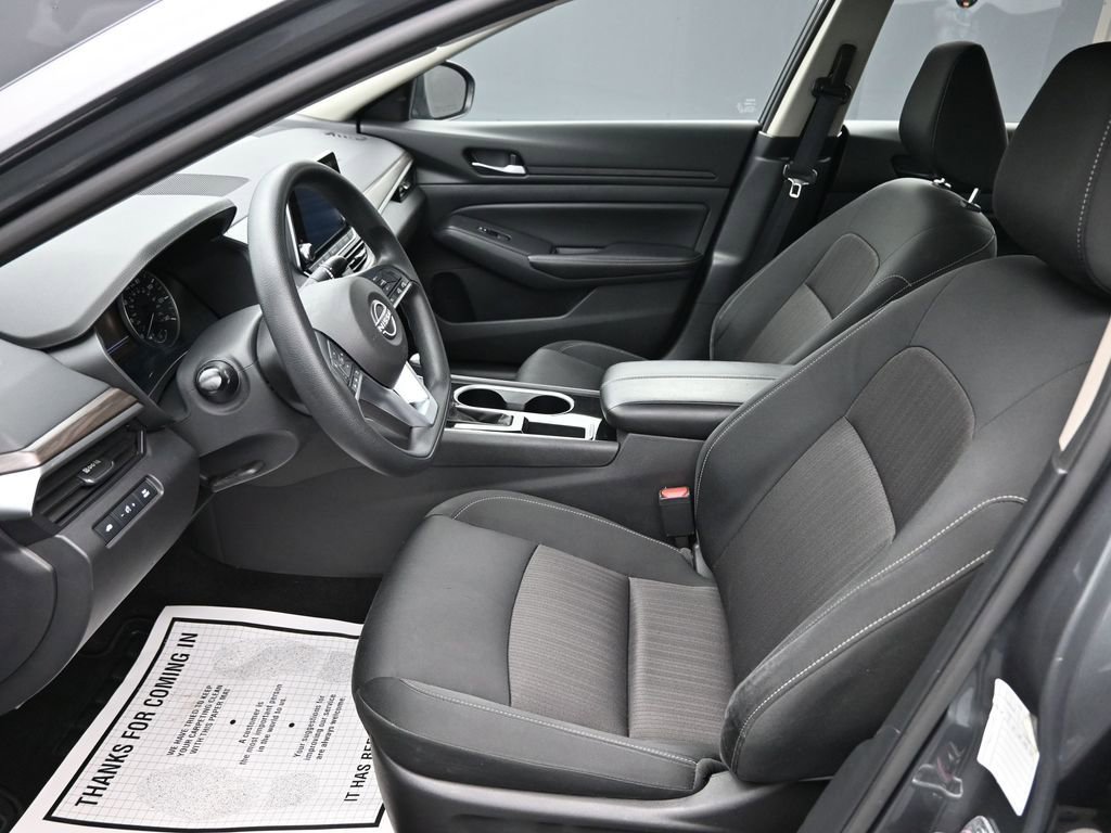 Used 2024 Nissan Altima 2.5 SV image 11