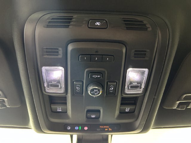 Used 2021 GMC Yukon Denali w/ Denali Premium Package AWD/4WD image 23