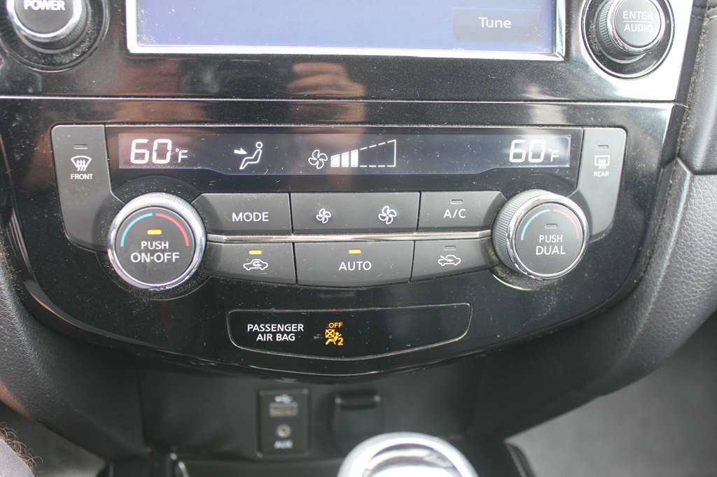 Used 2017 Nissan Rogue SL AWD/4WD image 19