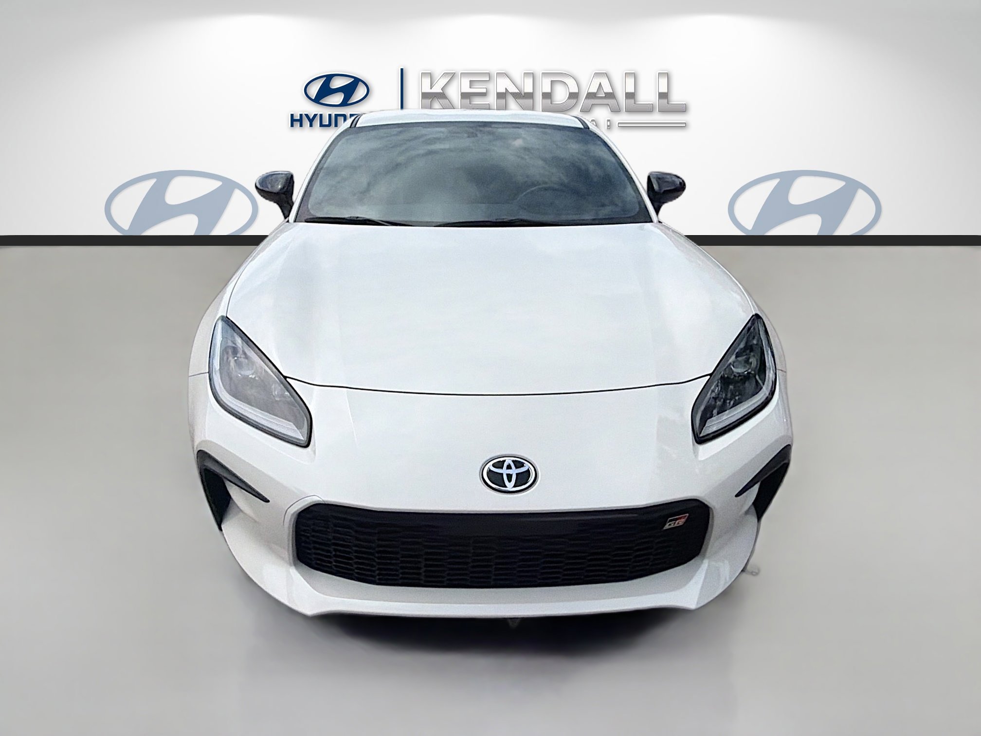 Used 2025 Toyota GR86 Premium w/ Performance Package RWD image 2